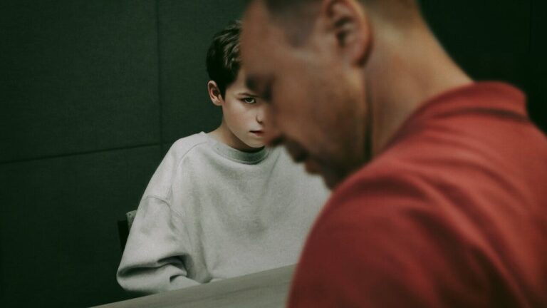 Adolescence en The Studio grote winnaars bij Emmy Awards