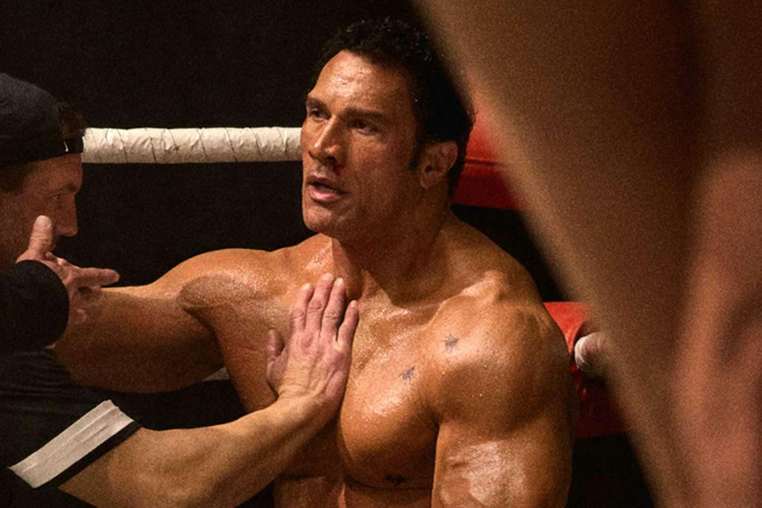 Dwayne Johnson schittert in eerste trailer van The Smashing Machine