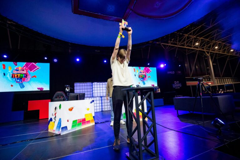19-jarige Stef Huijsdens is de winnaar van het NK Red Bull Tetris