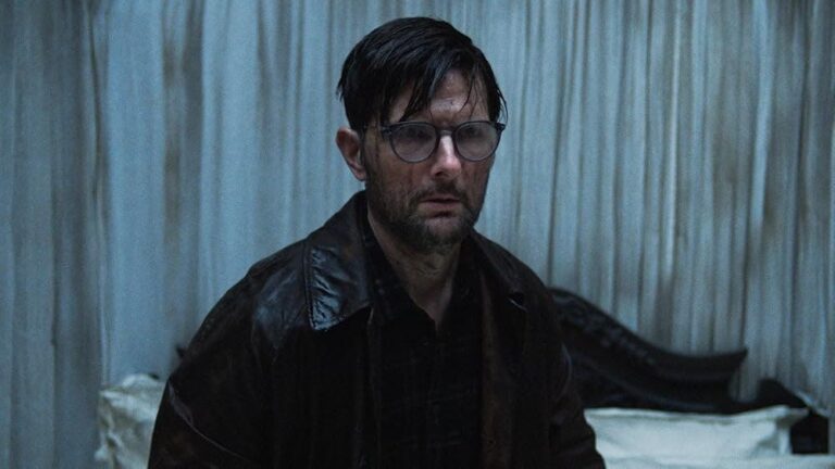 Hokum is een nieuwe horrorfilm met Adam Scott in de hoofdrol