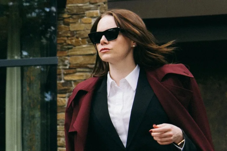 Emma Stone te zien in nieuwe trailer van Bugonia