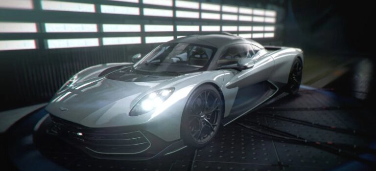 In 007 First Light rijdt Bond rond in een Aston Martin Valhalla