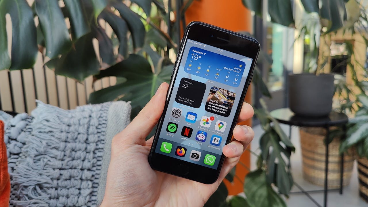 Apple iPhone SE (2022) – Lada met V12-motor