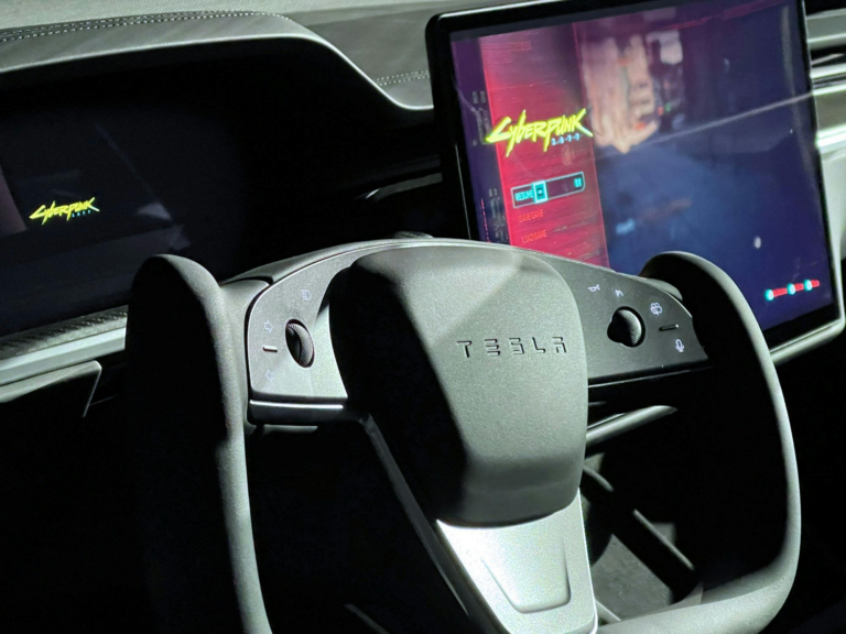 Tesla’s nieuwe infotainmentsysteem draait op AMD Navi 23-gpu