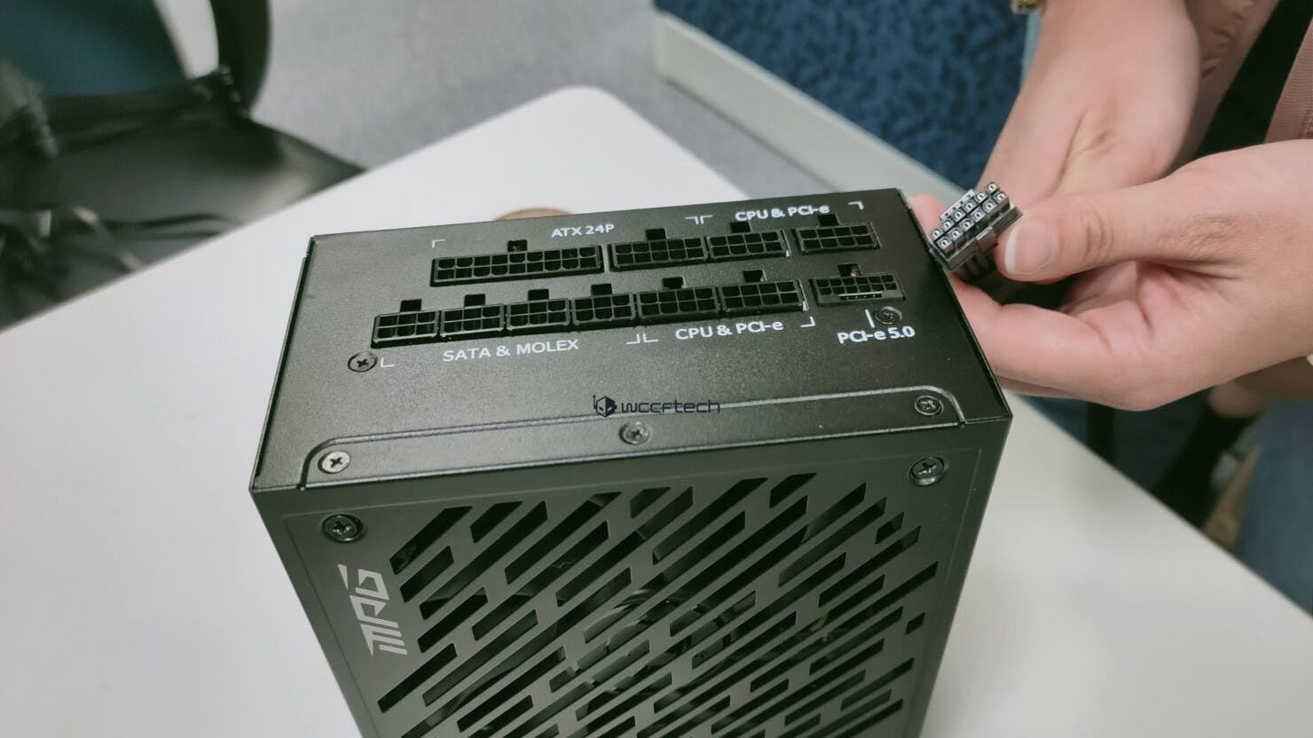 Foto’s van eerste ‘full-spec’ PCIe 5.0-voeding gelekt