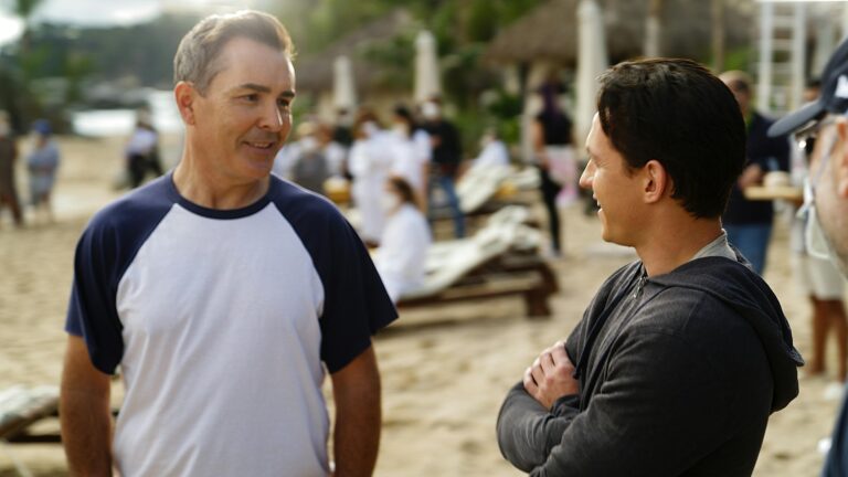 Nolan North bezoekt Tom Holland op set Uncharted-film in eerste foto’s