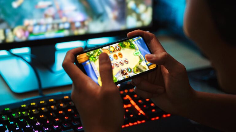 Kansspelautoriteit jaagt op illegale gokreclames die zich verstoppen in je spelletjesapps
